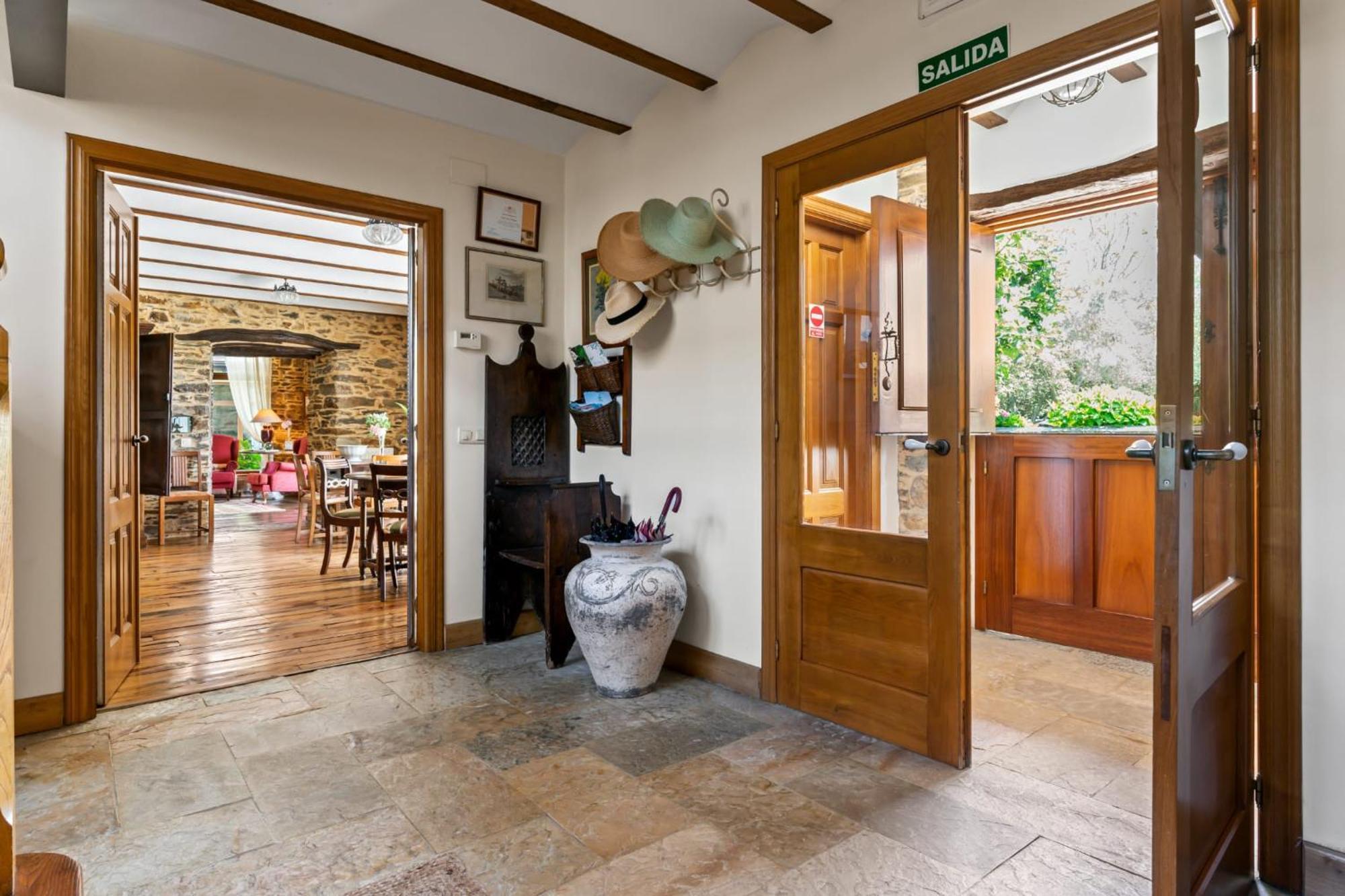 카스트로폴 Casa Peleyon B&B 외부 사진