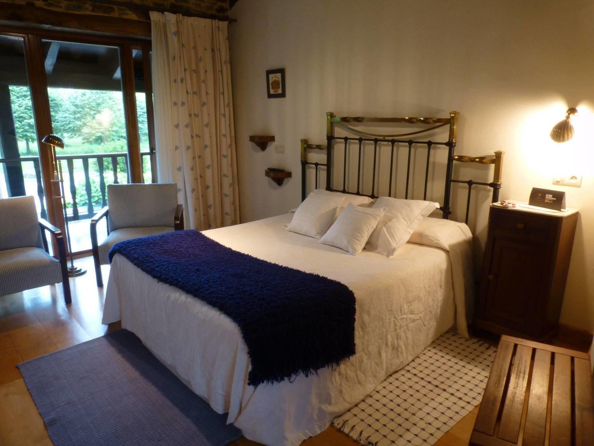 카스트로폴 Casa Peleyon B&B 외부 사진